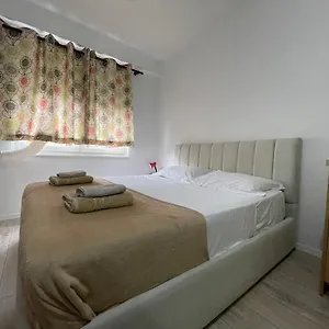 https://enjoy-central-bonbon-1-apartment.hotels-in-tirana.com